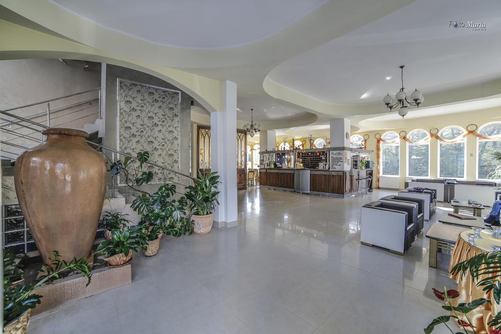 Hotel Golden Spirit Băile Herculane Dış mekan fotoğraf