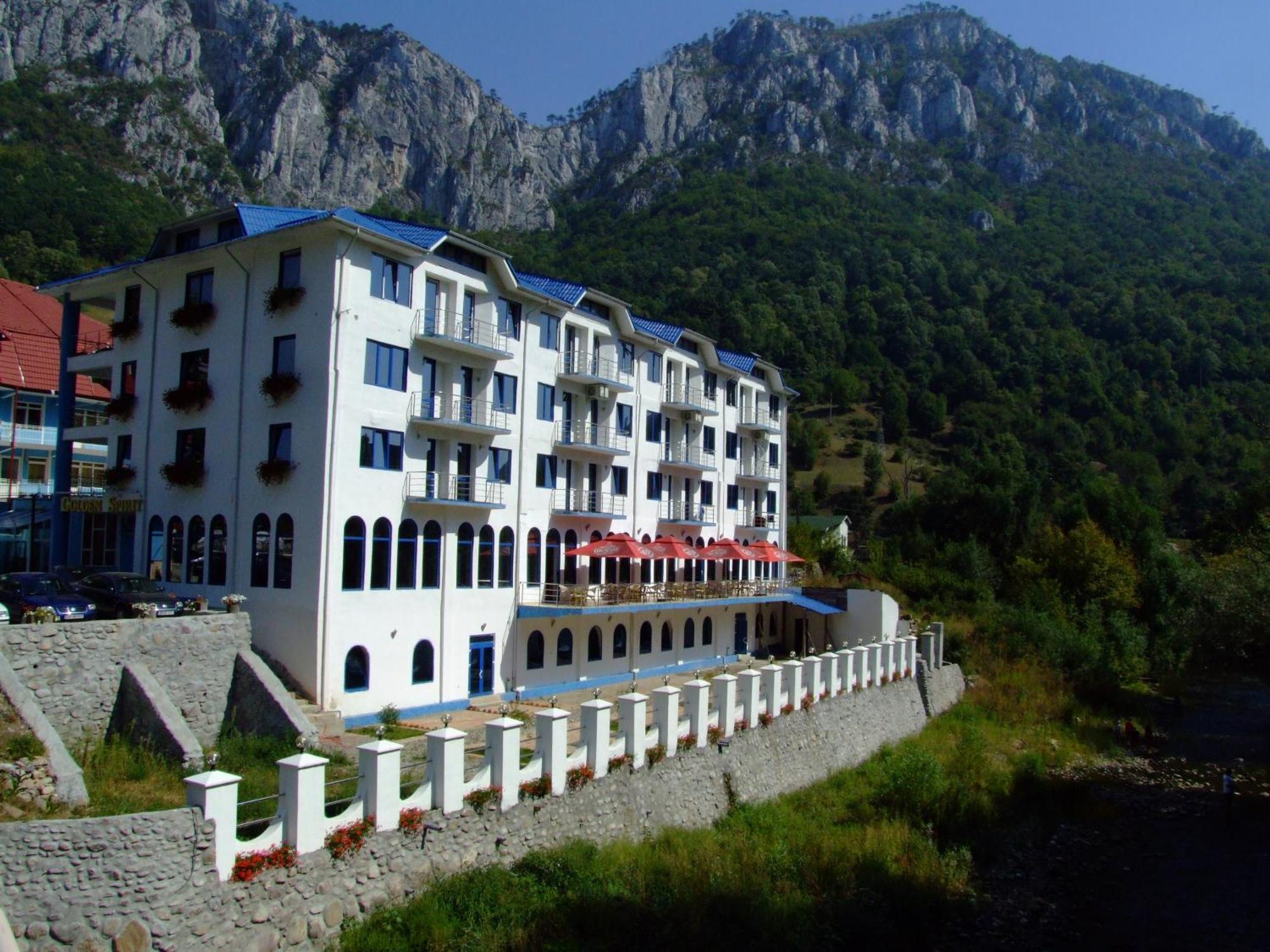 Hotel Golden Spirit Băile Herculane Dış mekan fotoğraf