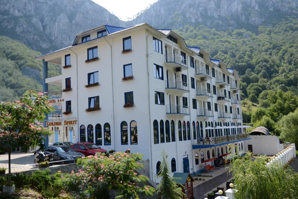 Hotel Golden Spirit Băile Herculane Dış mekan fotoğraf