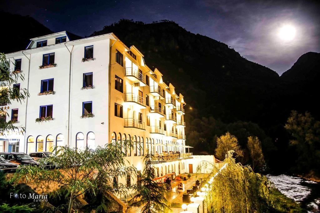 Hotel Golden Spirit Băile Herculane Dış mekan fotoğraf