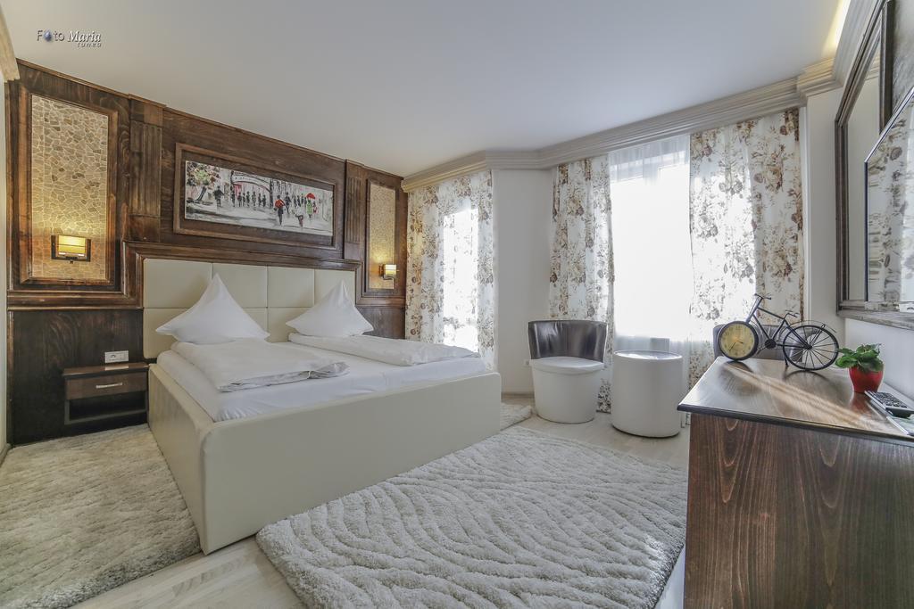 Hotel Golden Spirit Băile Herculane Oda fotoğraf