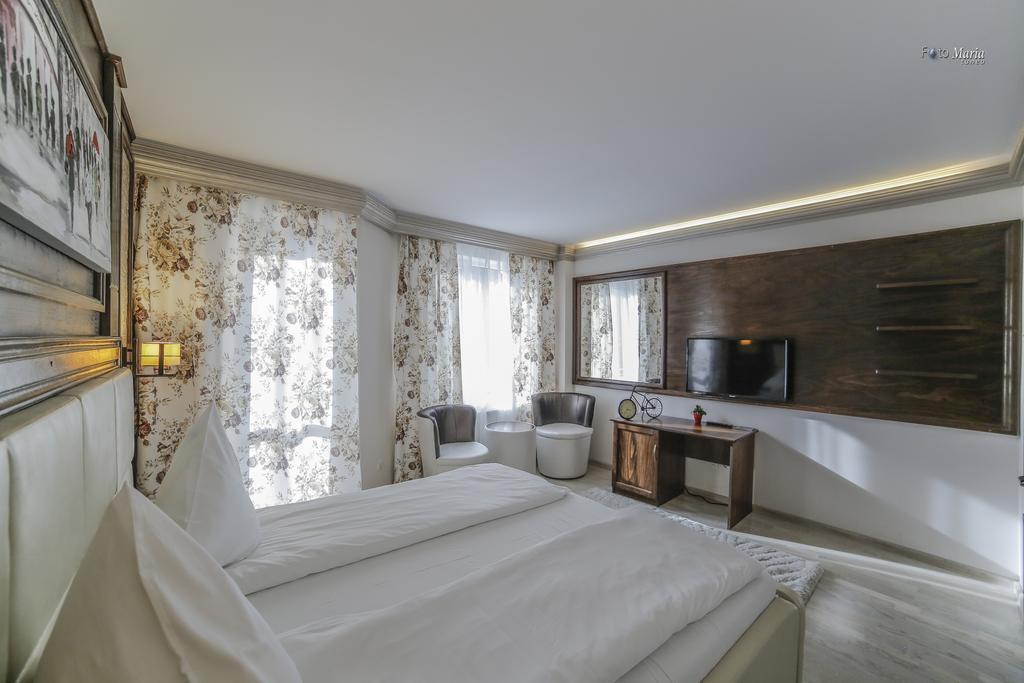 Hotel Golden Spirit Băile Herculane Oda fotoğraf