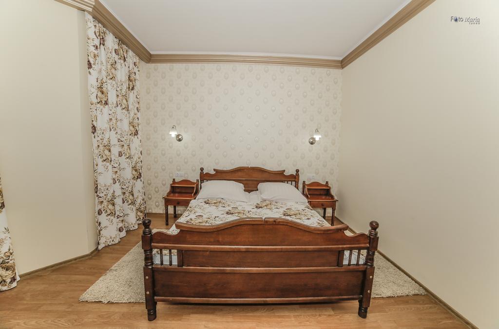 Hotel Golden Spirit Băile Herculane Oda fotoğraf